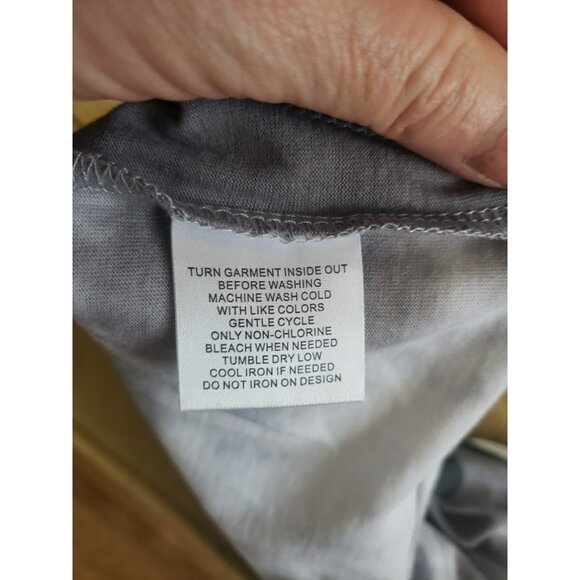 Disney Mickey Mouse Tie Dye Womans Crop Top Tee T-shirt Sz L Lightweight Grey - Picture 9 of 11